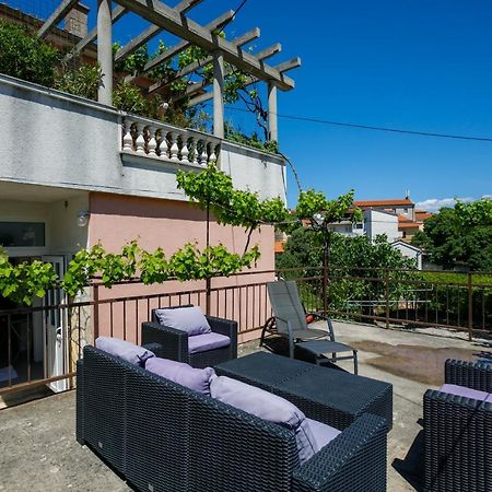 Oliva Apartment Vrbnik Ngoại thất bức ảnh