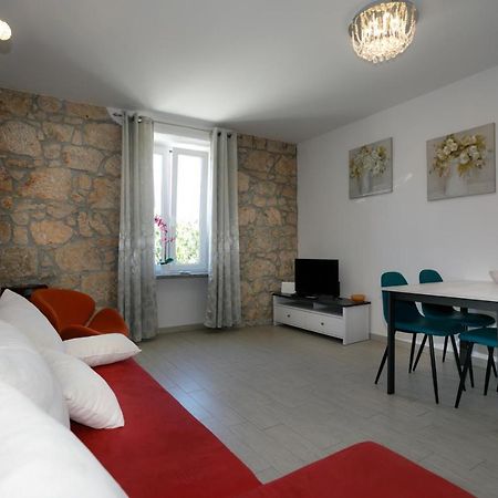 Oliva Apartment Vrbnik Ngoại thất bức ảnh