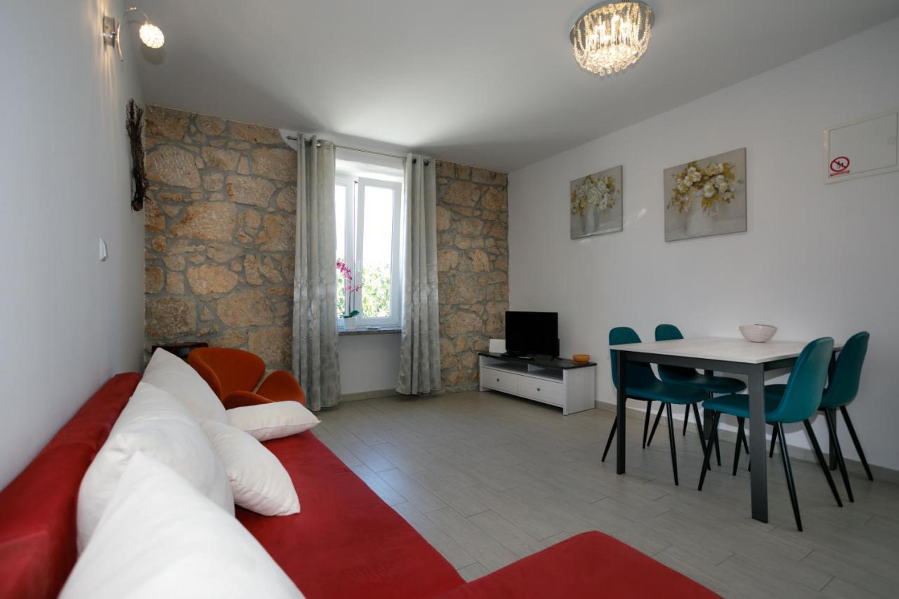 Oliva Apartment Vrbnik Ngoại thất bức ảnh