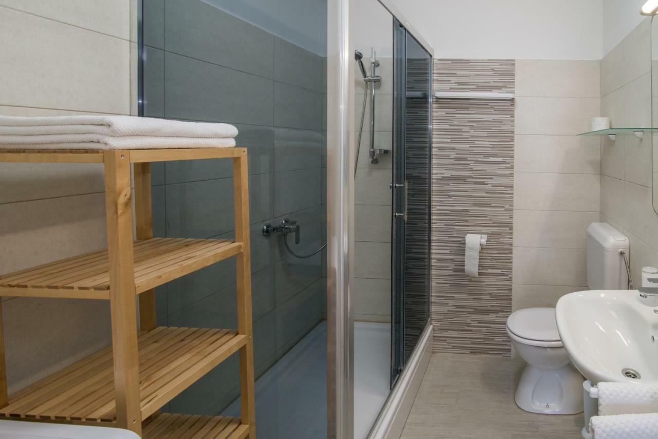 Oliva Apartment Vrbnik Ngoại thất bức ảnh