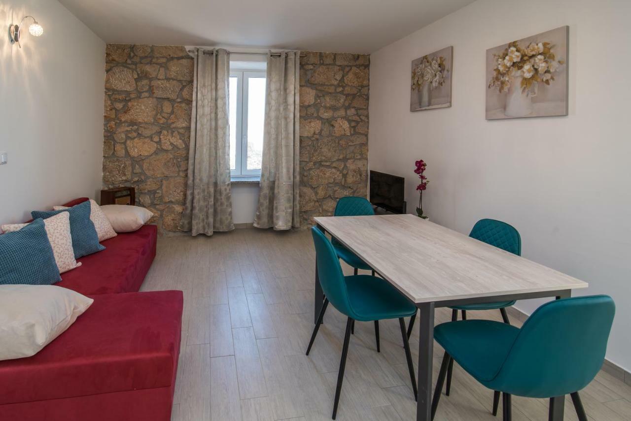 Oliva Apartment Vrbnik Ngoại thất bức ảnh